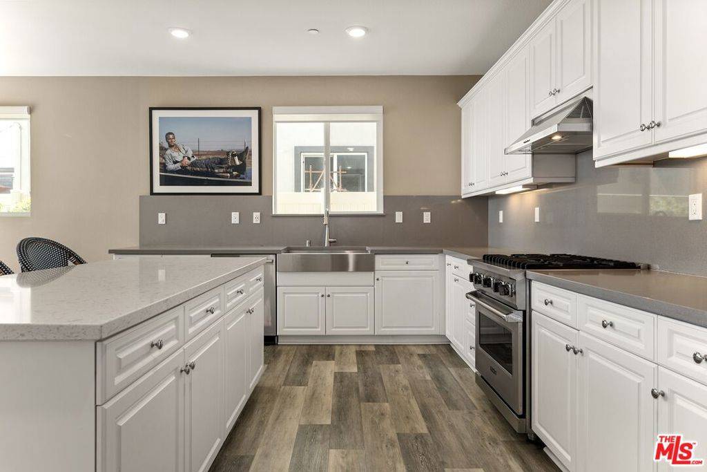 Harbor City, CA 90710,1202 Outrigger LN