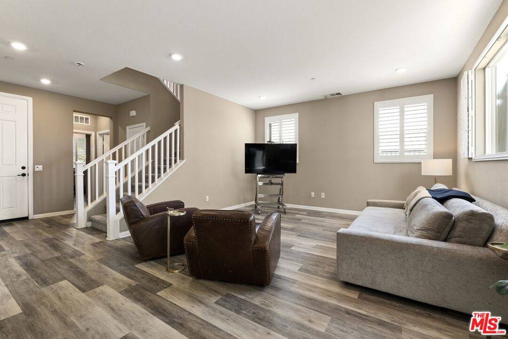 Harbor City, CA 90710,1202 Outrigger LN