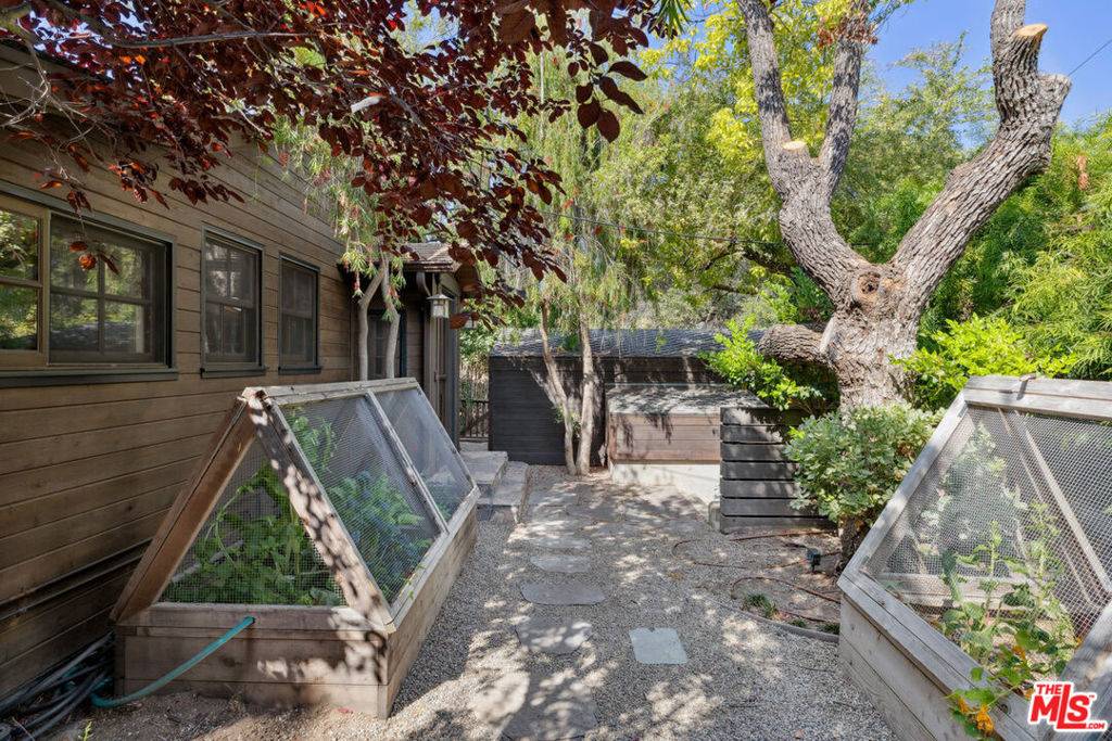 Topanga, CA 90290,19553 Bowers DR