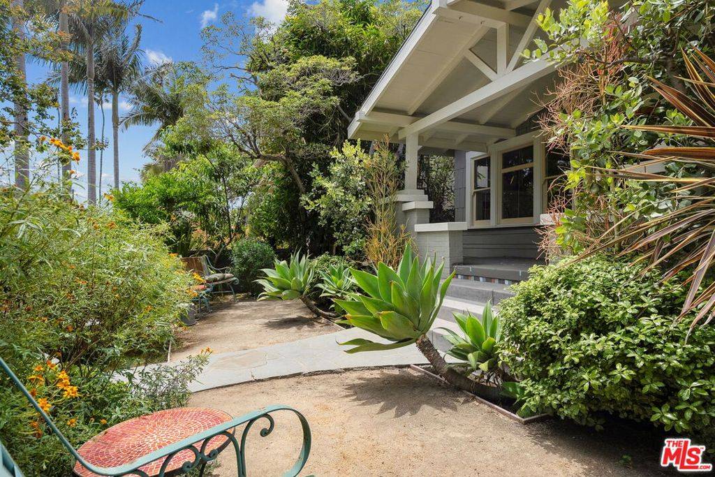 Venice, CA 90291,813 Crestmoore PL
