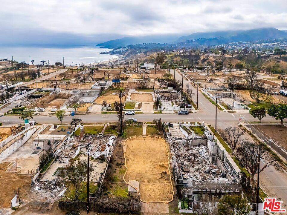 Pacific Palisades, CA 90272,428 Via De La Paz