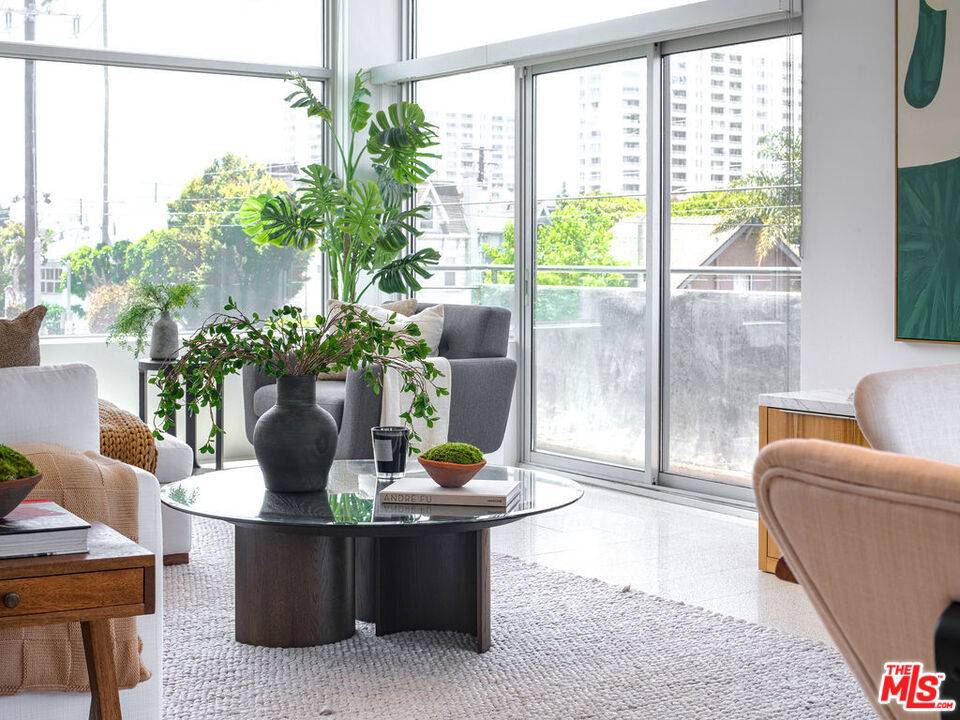 Santa Monica, CA 90405,235 Ocean Park BLVD #1