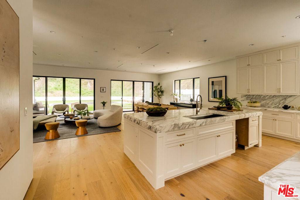 Encino, CA 91436,16815 Shileno PL