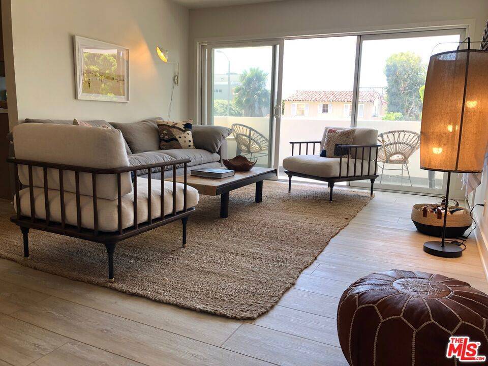 Malibu, CA 90265,22357 Pacific Coast HWY