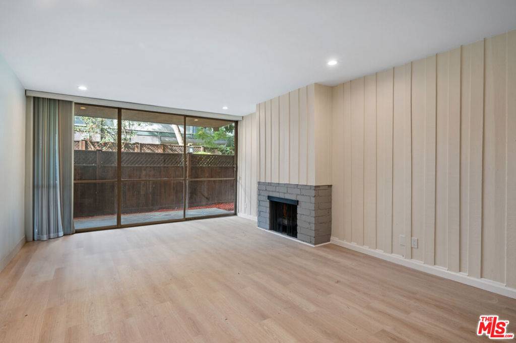 Culver City, CA 90230,6605 Green Valley CIR #109