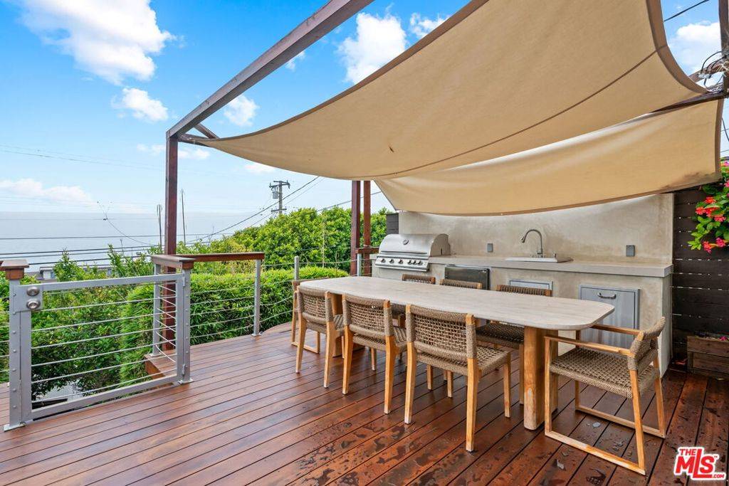 Malibu, CA 90265,25143 Malibu RD