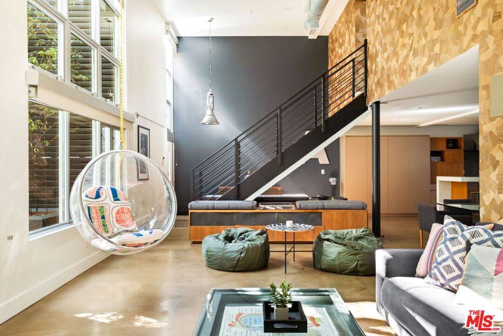 West Hollywood, CA 90046,1037 N Laurel AVE #11B