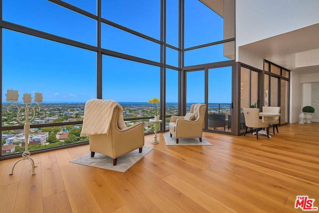 Marina Del Rey, CA 90292,4337 Marina City DR #PH40