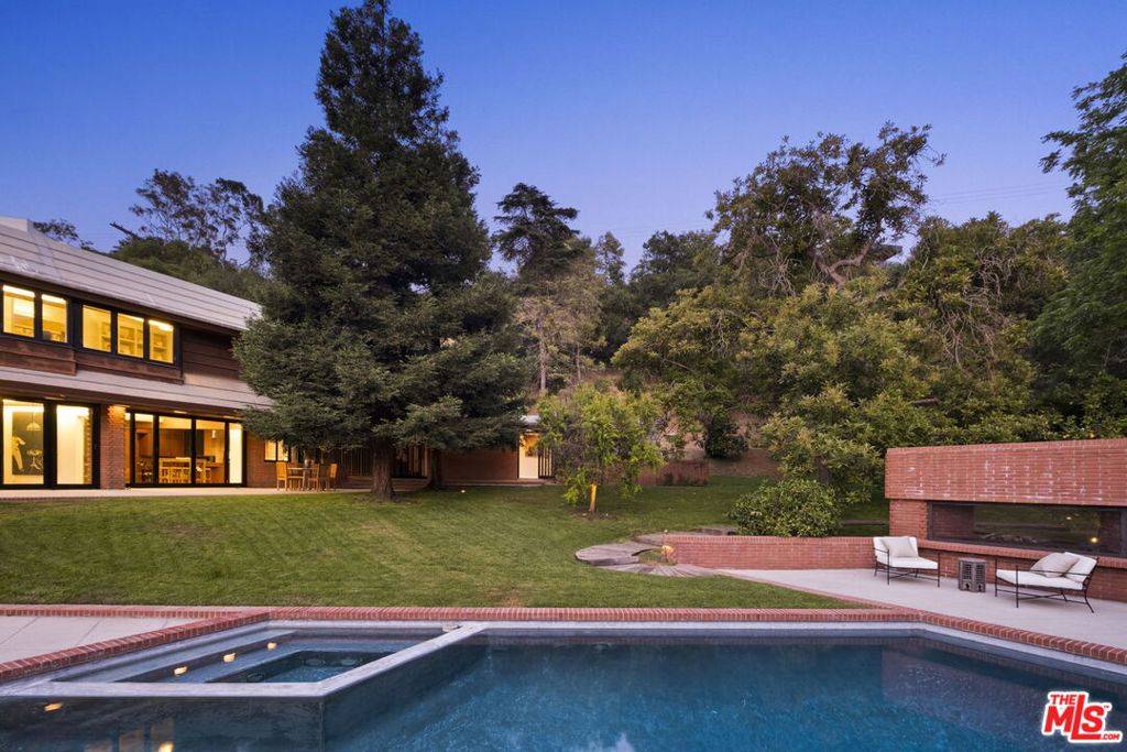 Pacific Palisades, CA 90272,14148 Rustic LN