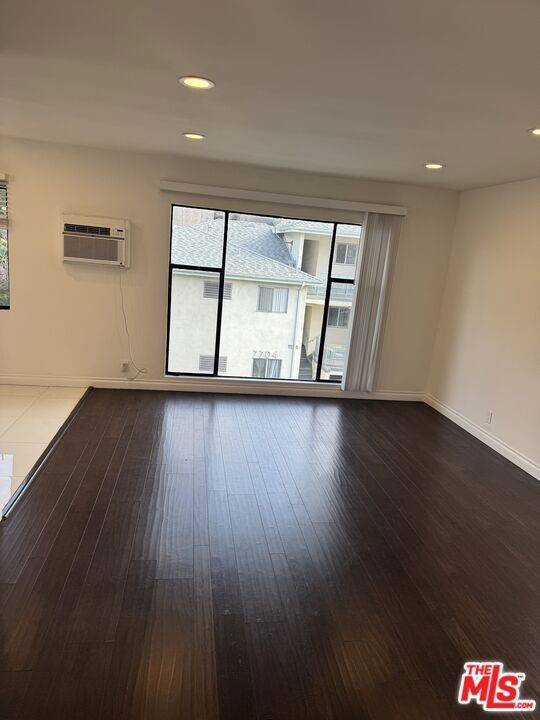 West Hollywood, CA 90046,7705 Romaine ST