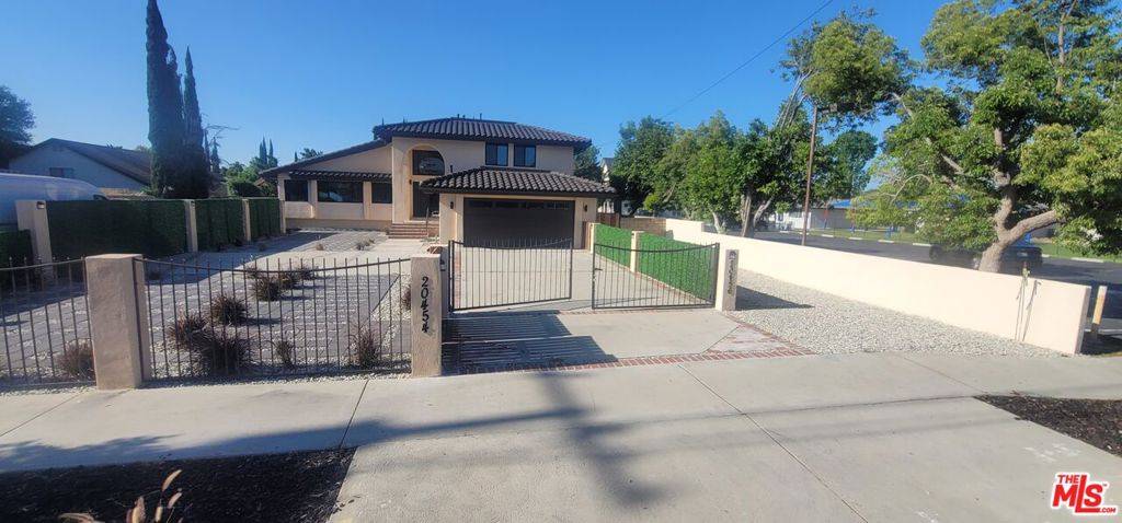 Winnetka, CA 91306,20456 Strathern St