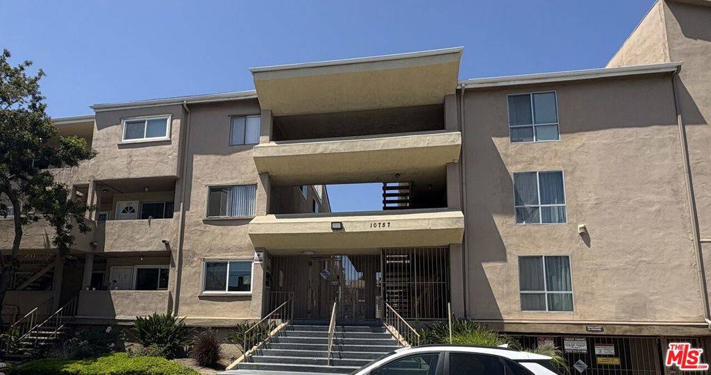 North Hollywood, CA 91602,10757 Hortense ST #304