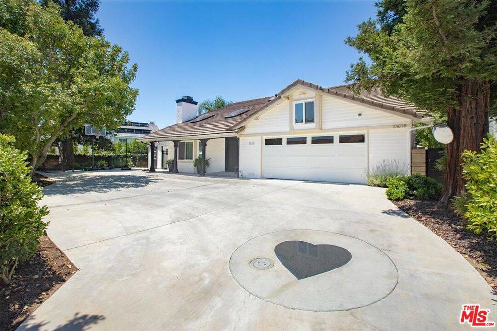 Agoura Hills, CA 91301,29018 Saddlebrook DR