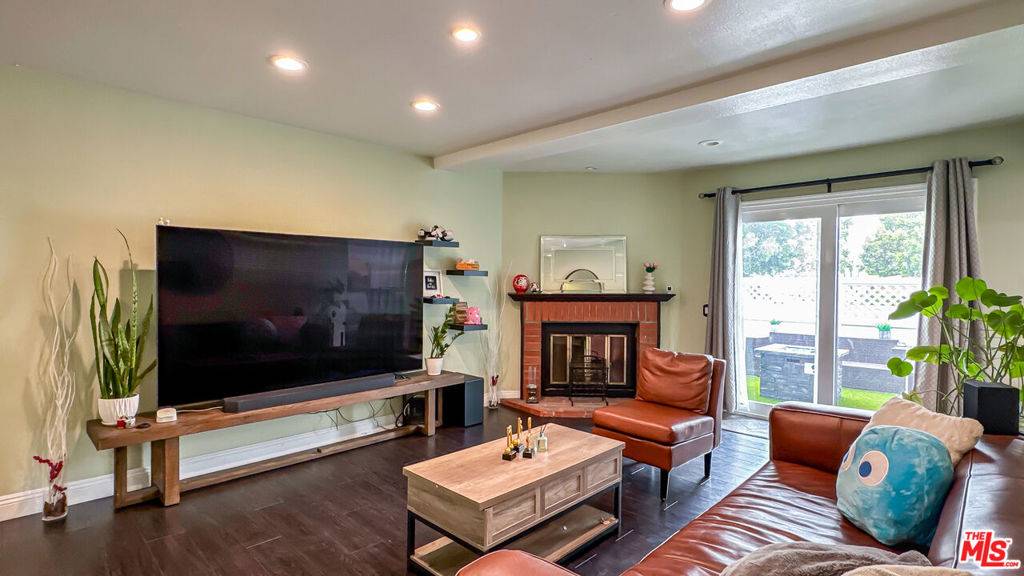 Covina, CA 91724,118 N Glendora AVE