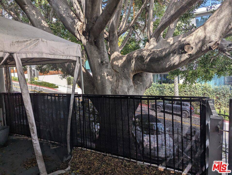 West Hollywood, CA 90069,1323 N Olive DR #25B