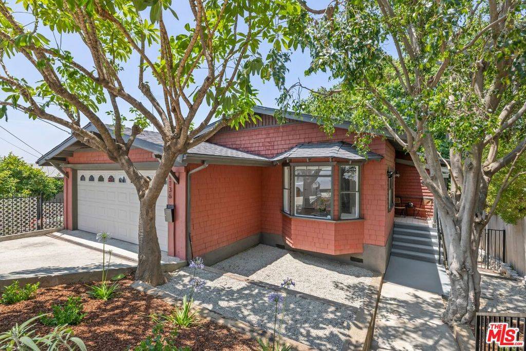 Los Angeles, CA 90026,1136 W Edgeware RD