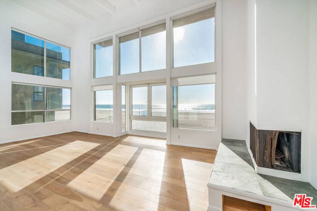 Marina Del Rey, CA 90292,3711 OCEAN FRONT #3