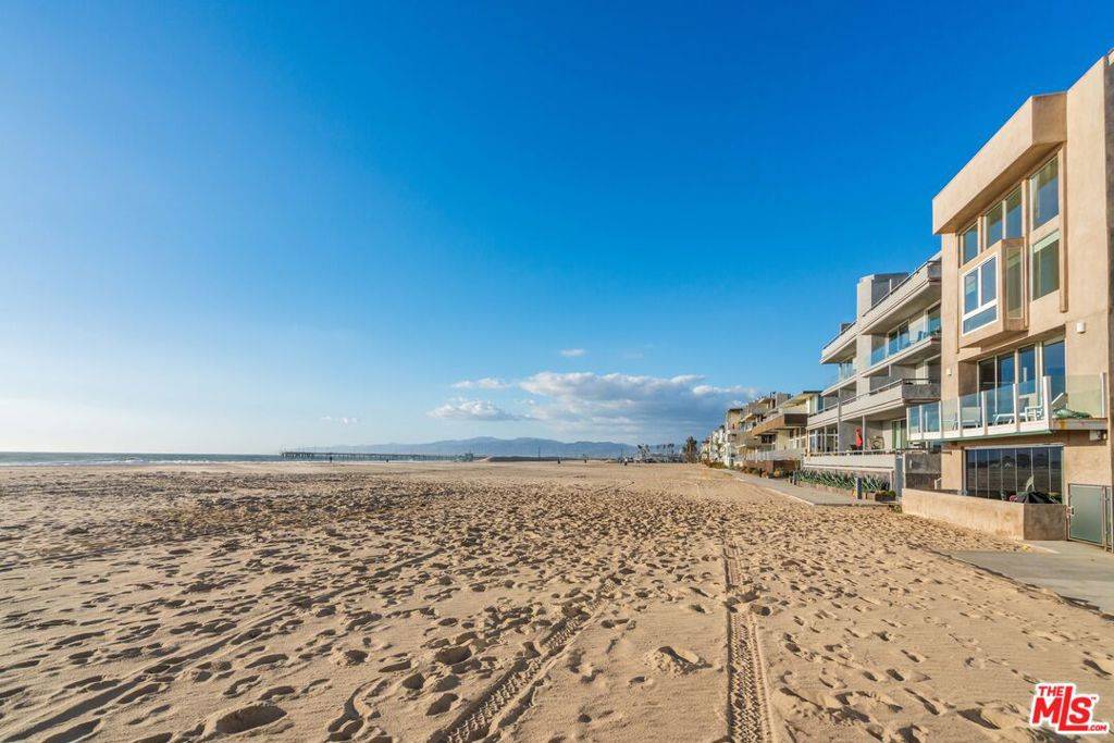 Marina Del Rey, CA 90292,3711 OCEAN FRONT #3
