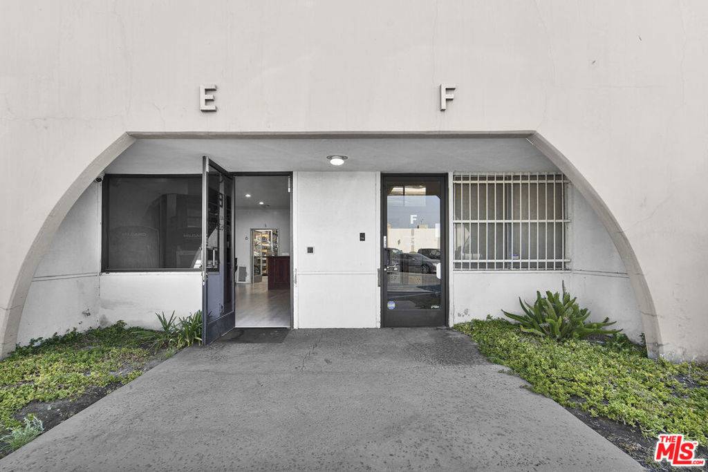 Pacoima, CA 91331,12970 Branford ST #F