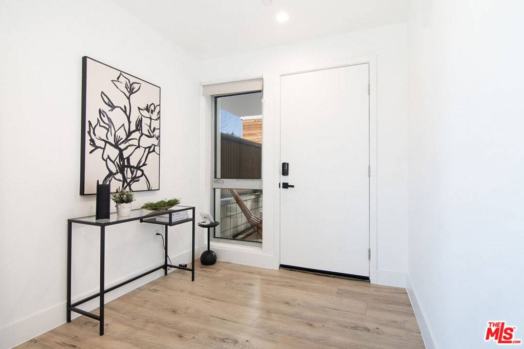 West Hollywood, CA 90046,1236 N Fairfax AVE #1