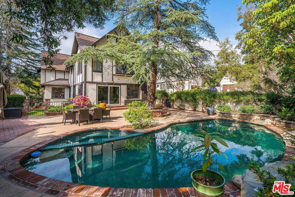 Glendale, CA 91208,1944 Montecito DR