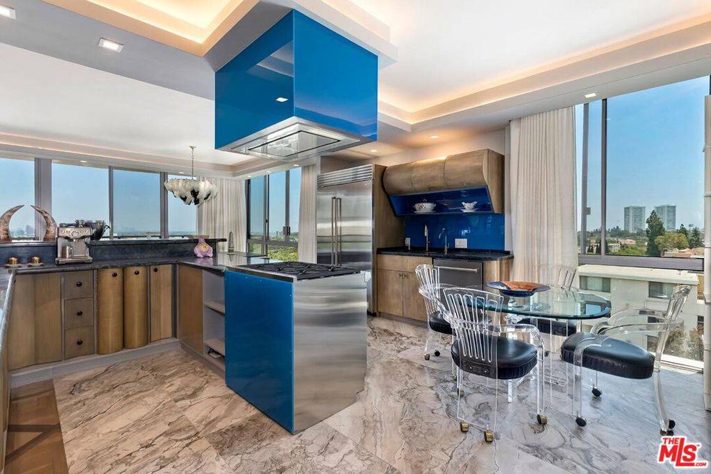 Beverly Hills, CA 90212,211 S Spalding DR #603S