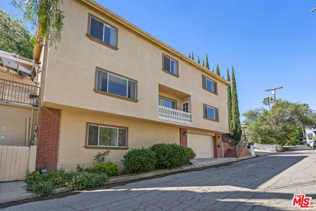 Sherman Oaks, CA 91423,3962 OAKFIELD DR