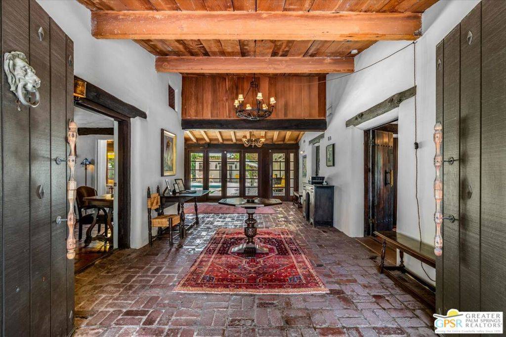 Palm Springs, CA 92262,1011 E El Alameda