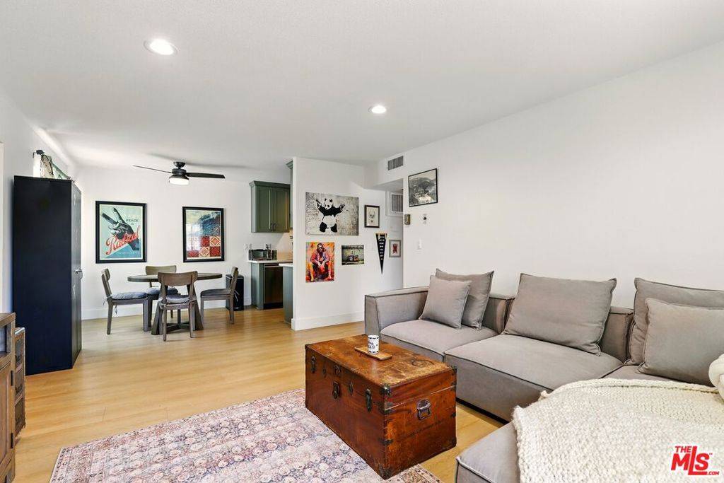 North Hollywood, CA 91605,11813 Runnymede ST #36