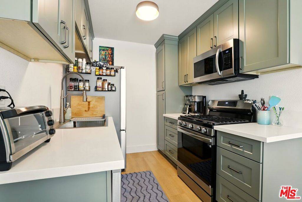North Hollywood, CA 91605,11813 Runnymede ST #36