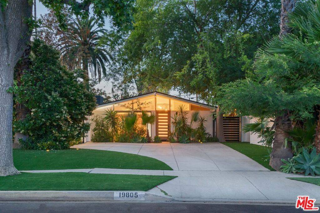 Woodland Hills, CA 91367,19805 Hamlin ST