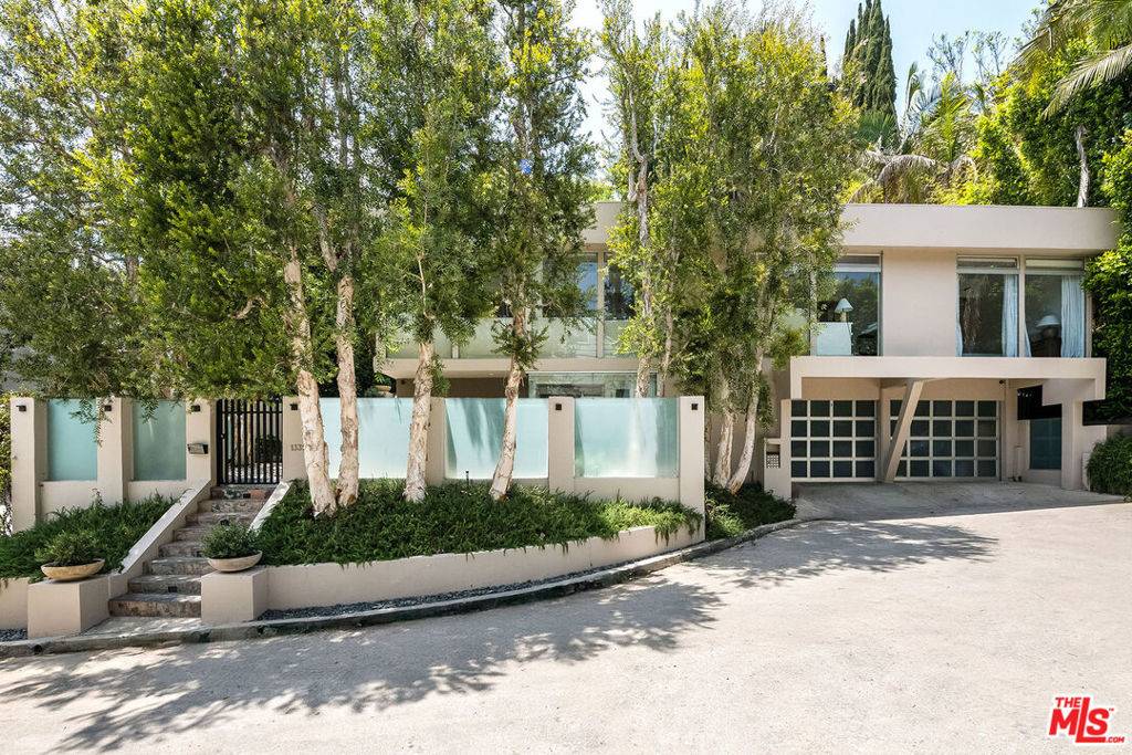 Los Angeles, CA 90069,1331 CORDELL PL