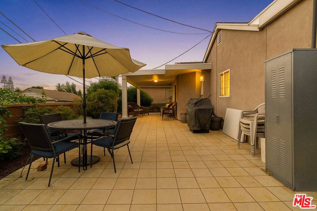 Hawthorne, CA 90250,11731 Cimarron AVE