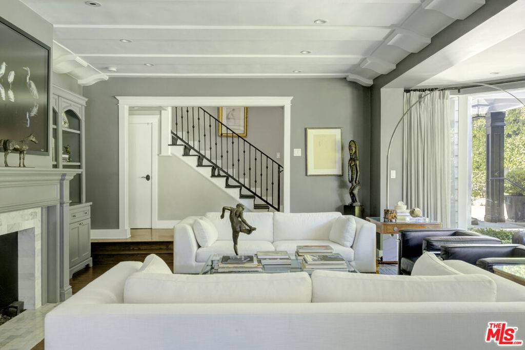 Beverly Hills, CA 90210,1857 Benedict Canyon DR