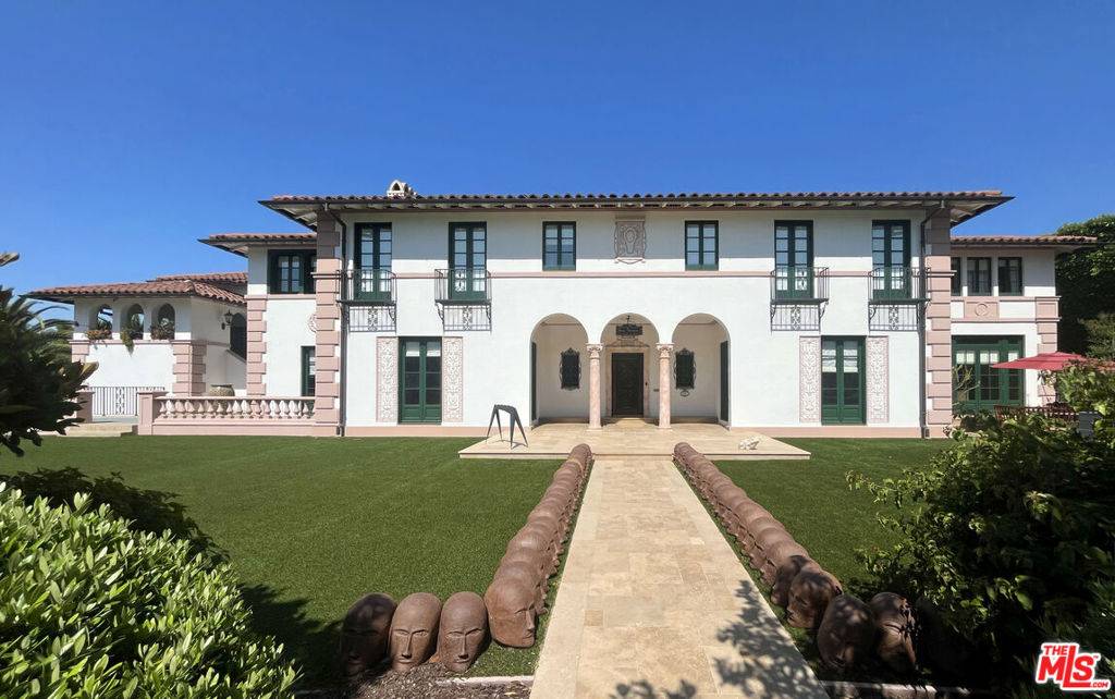 Los Angeles, CA 90005,107 Fremont PL
