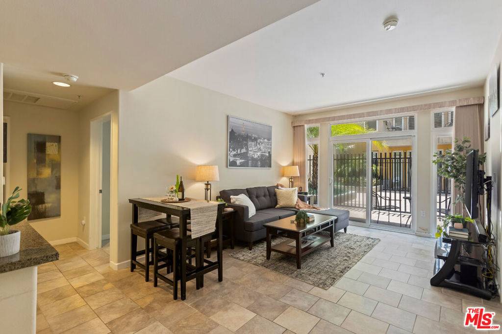 Burbank, CA 91502,250 N First ST #339