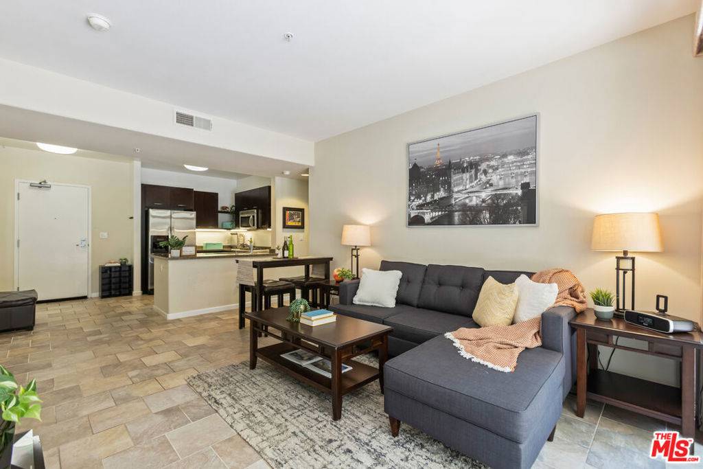 Burbank, CA 91502,250 N First ST #339