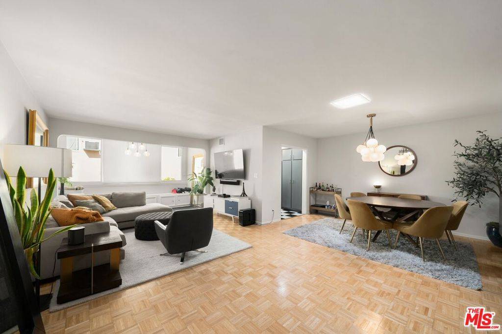 Los Angeles, CA 90046,7949 Selma AVE #18