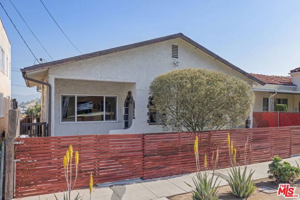 Los Angeles, CA 90063,3933 Woolwine DR
