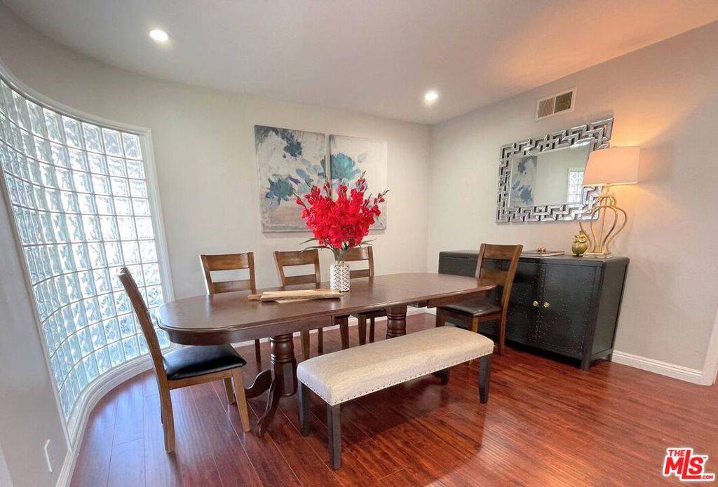 Los Angeles, CA 90056,6605 S Sherbourne DR