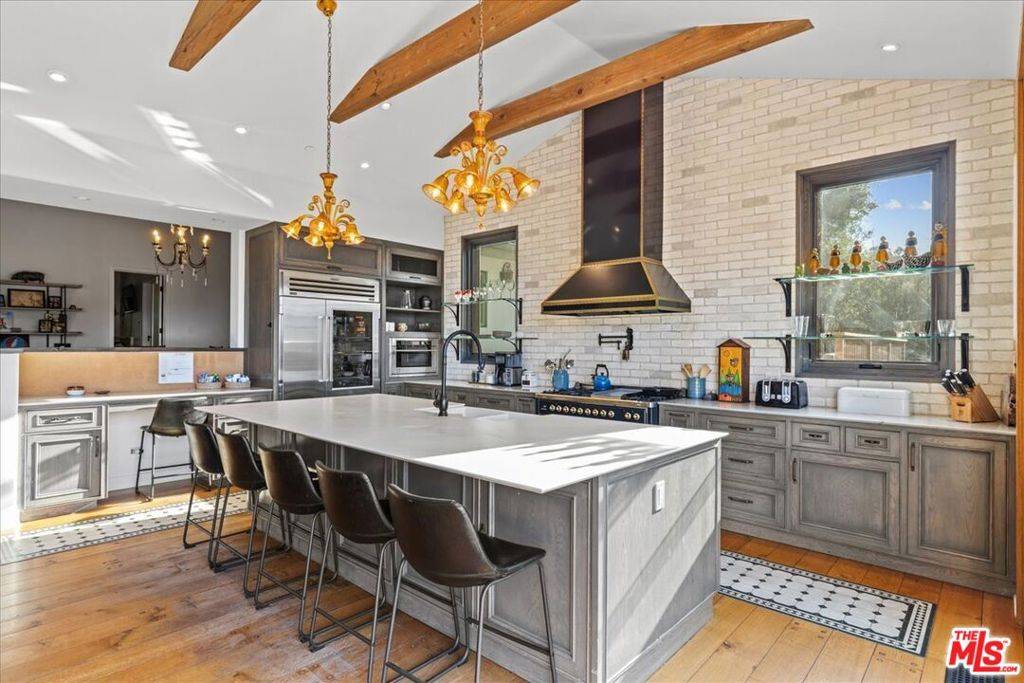Topanga, CA 90290,2373 Tuna Canyon RD