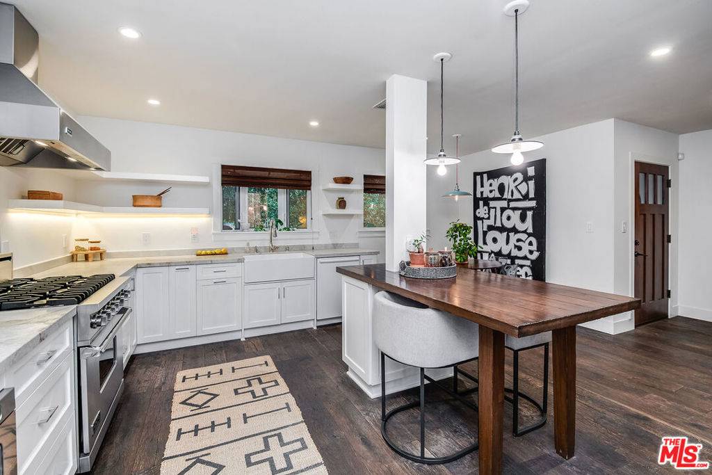 Sherman Oaks, CA 91423,4838 Coldwater Canyon AVE