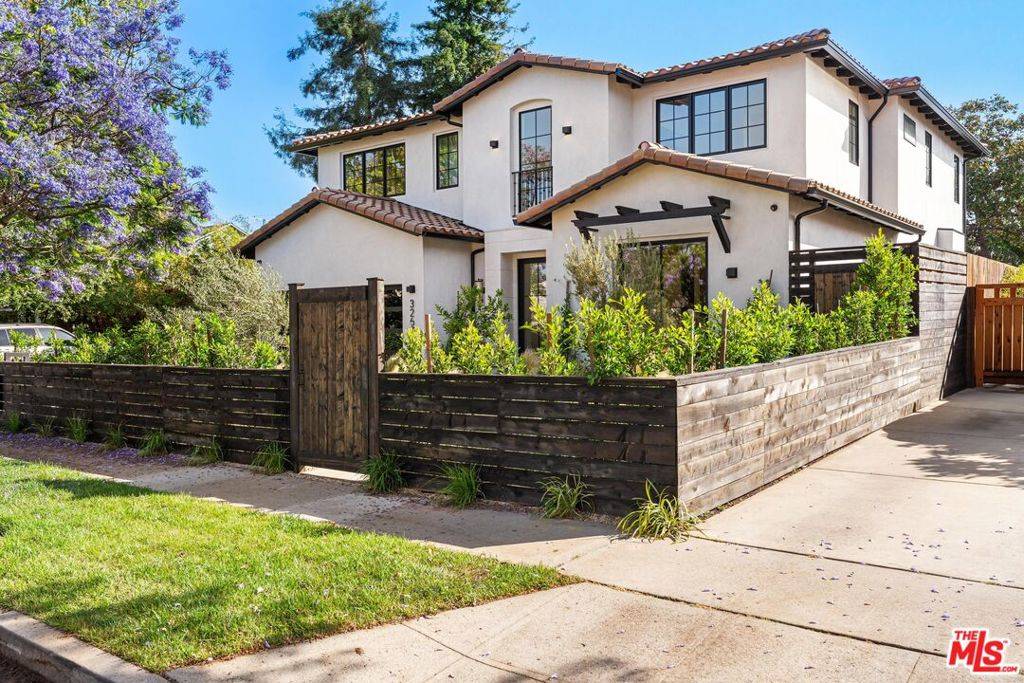 Los Angeles, CA 90066,3267 Colby AVE