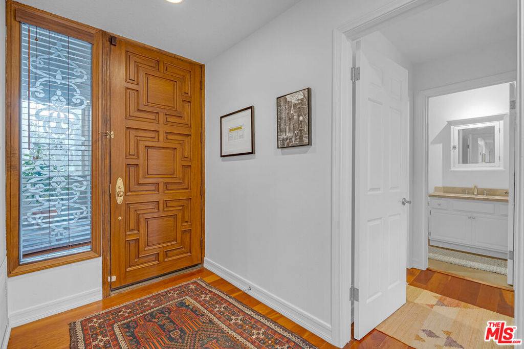 Santa Monica, CA 90402,502 San Vicente BLVD #205