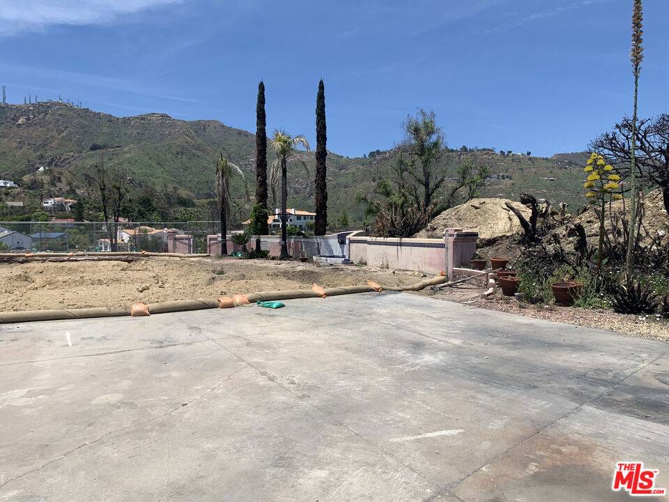 Malibu, CA 90265,23309 W Paloma Blanca DR