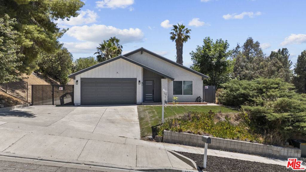 Canyon Country, CA 91351,18712 Vicci ST