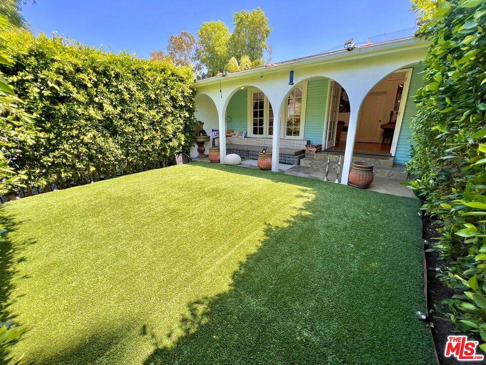 West Hollywood, CA 90069,708 Westmount DR
