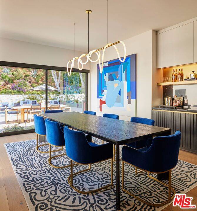 Beverly Hills, CA 90210,9455 Eden DR
