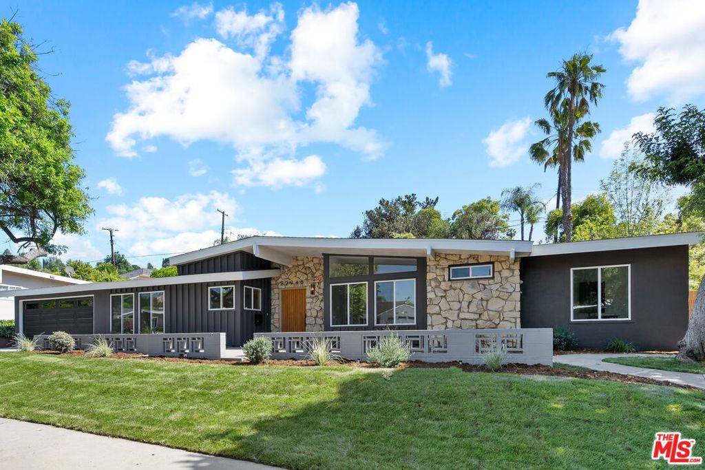 Woodland Hills, CA 91364,22946 Brenford ST