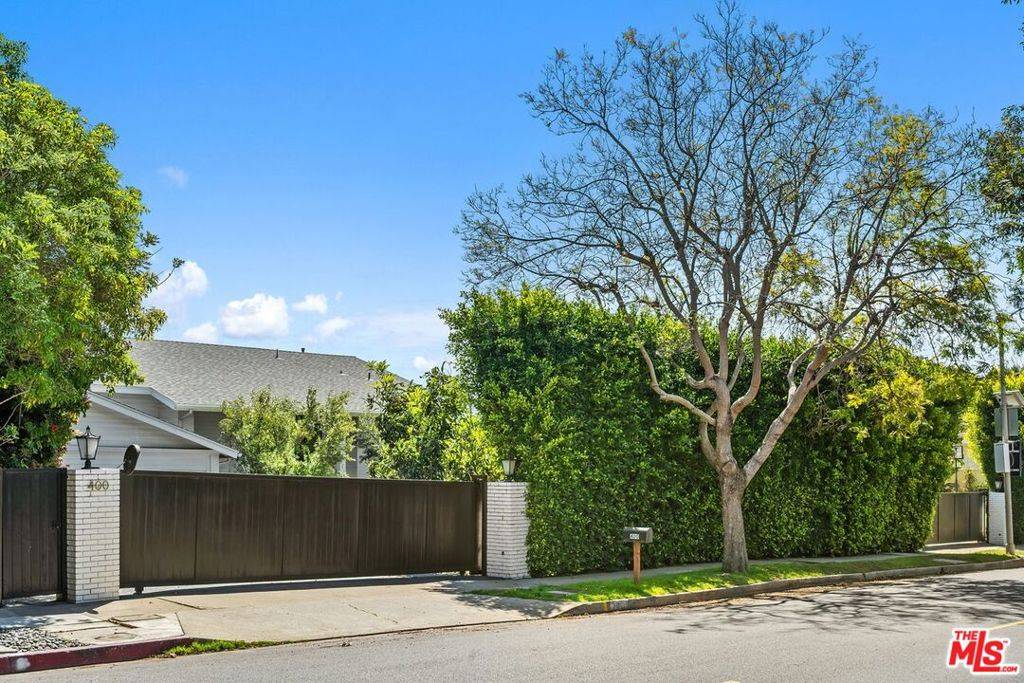 Pacific Palisades, CA 90272,400 Chautauqua BLVD